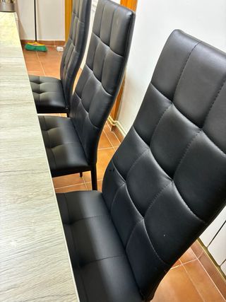 8 sillas polipiel negras