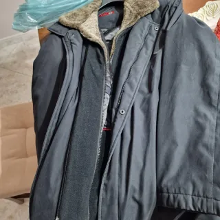 Giaccone uomo nero con pelliccia