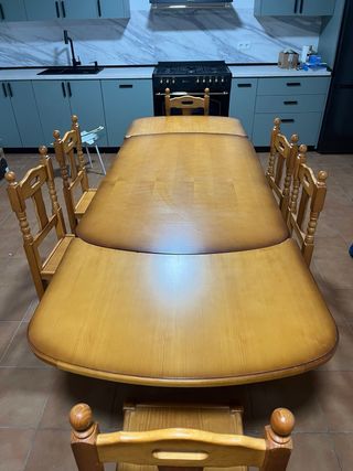 Mesa de madera de pino maciza con 6 sillas