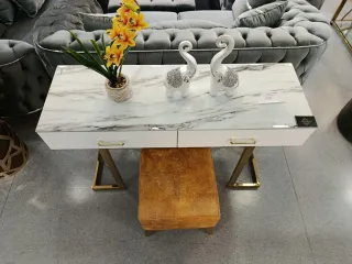 Consola recibidor dorada y blanca