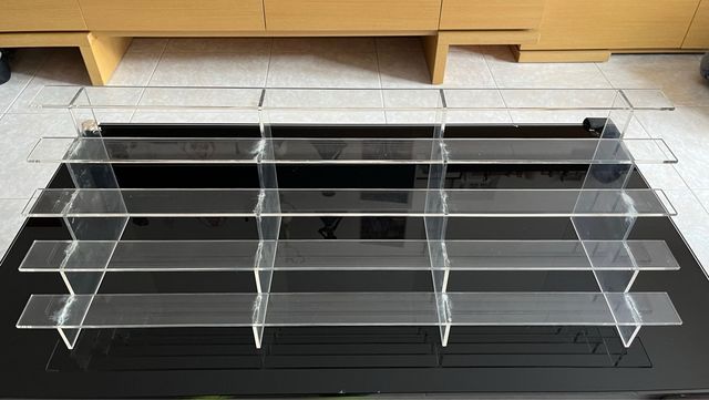 Expositor metacrilato 6 estantes.