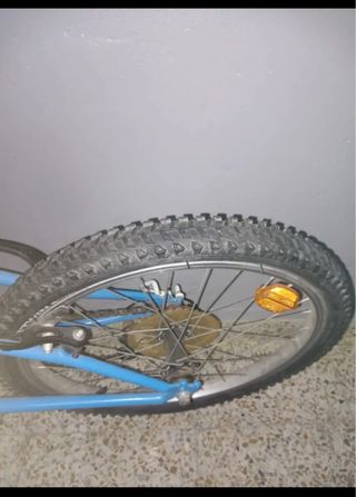 Bicicleta azul B'TWIN