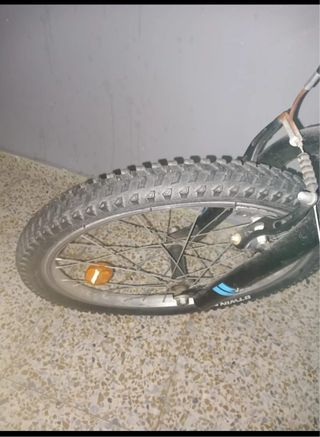 Bicicleta azul B'TWIN