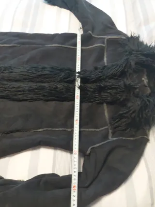 Abrigo negro con pelo