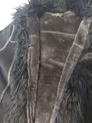 Abrigo negro con pelo