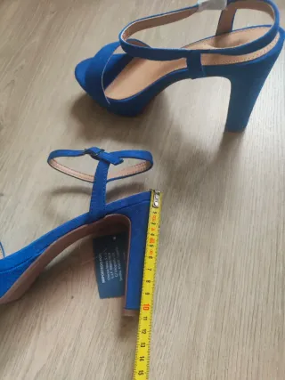 Sandalias NUEVAS tacón plataforma azulón 38