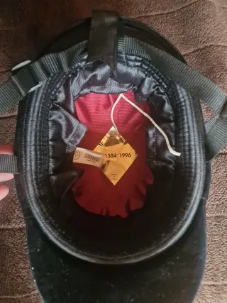 Casco de equitación negro