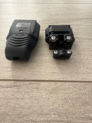 Enchufes macho y hembra y Pulsador de Pie