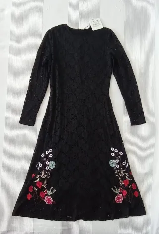 Vestido Desigual encaje flores bordadas negro