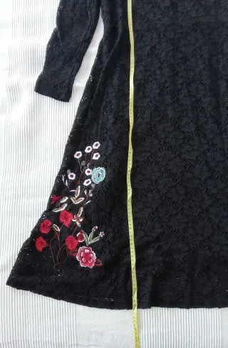 Vestido Desigual encaje flores bordadas negro