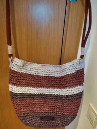 Bolsa tejida de rafia