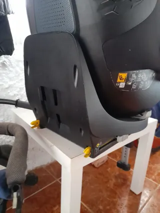 Silla de coche Maxi-Cosi usado con isofix y pata