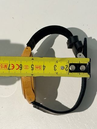 Reloj de madera con correa de piel