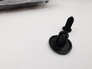 Lote 199 clips remache plástico