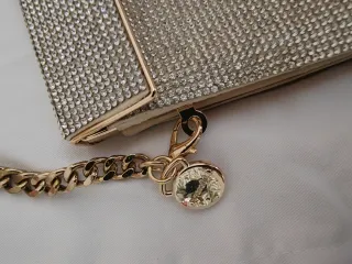 Bolso de pedrería