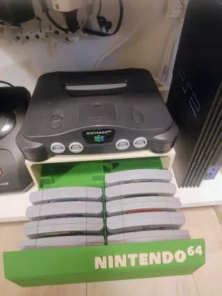 Caja de juegos Nintendo 64