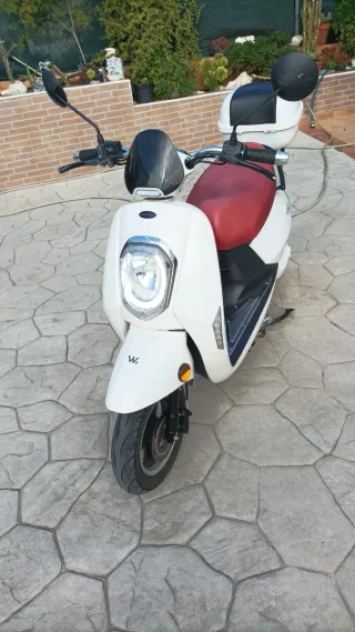 Moto Eléctrica 49cc 2021 Blanca