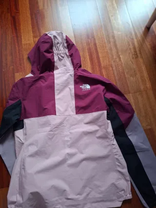Chaqueta The North Face Beige y Morado