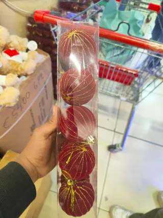 Bomboni Rossi con Dettagli Oro