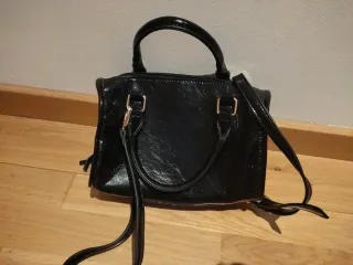 Bolso negro charol mujer