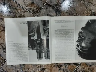 Joan Manuel Serrat - CAJA DE 3 VINILOS LP