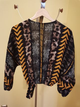 Blusa cruzada estampado animal print
