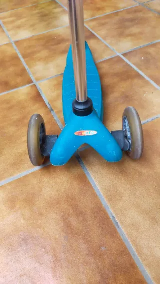 Patinete infantil 3 ruedas.