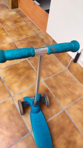 Patinete infantil 3 ruedas.