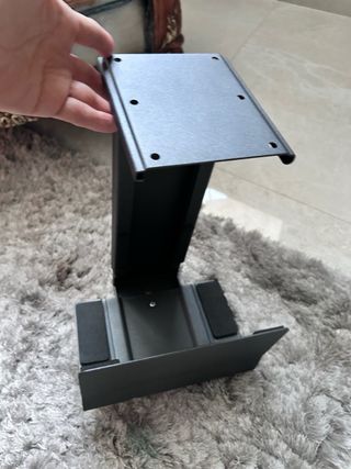 Supporto CPU regolabile sotto tavolo