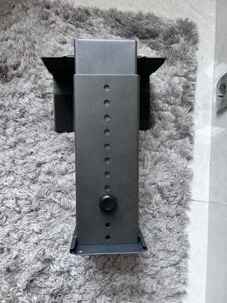 Supporto CPU regolabile sotto tavolo