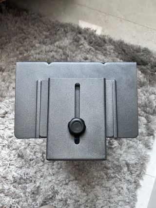 Supporto CPU regolabile sotto tavolo