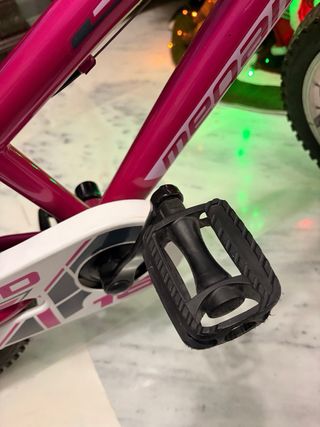 Bicicleta 18 Megamo Niña Rosa con ruedines