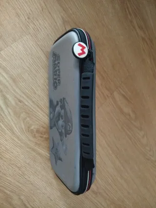 Custodia Nintendo Switch Super Mario quasi nuova