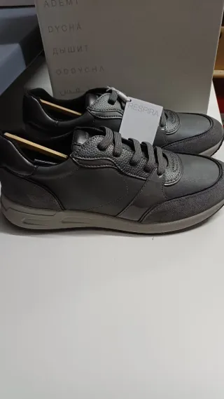 Zapatillas Geox grises talla 38