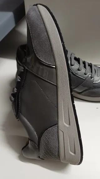 Zapatillas Geox grises talla 38