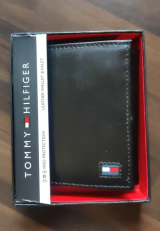 Portafogli Tommy Hilfiger in pelle nera