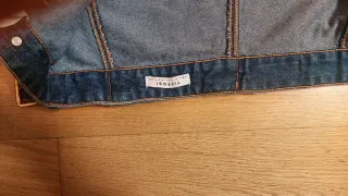 Falda vaquera midi con cinturón