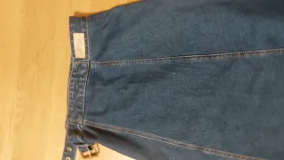 Falda vaquera midi con cinturón