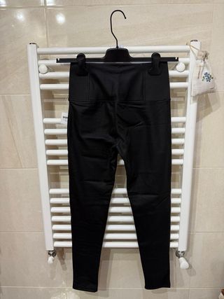 Leggings negros de cintura alta