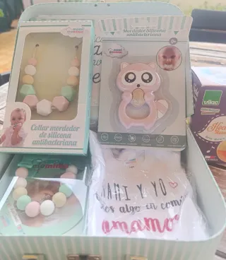 Confezione regalo per neonati con fasciatoio e sonaglio Vilac