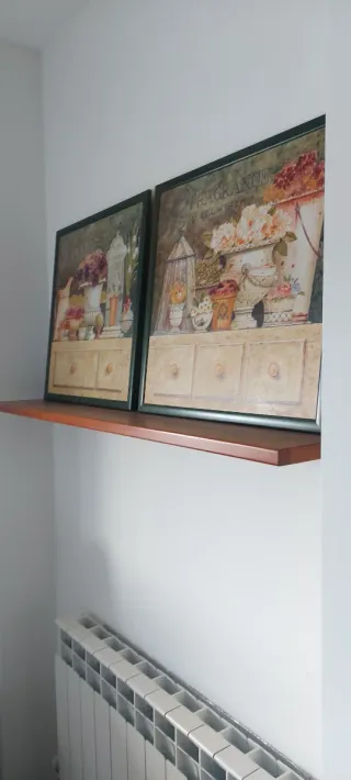 2 librerie in legno marrone. Nessuna spedizione.