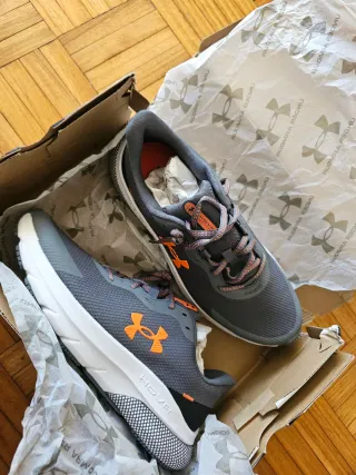 Zapatillas Under Armour HOVR Gris Naranja