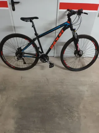 Bicicleta INDUR 29ER Negra y Naranja