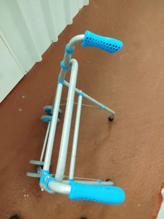 Andador Plegable con Ruedas