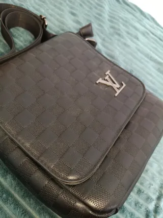 Riñonera Louis Vuitton Negra