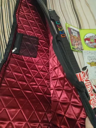 Guitar Hero Xbox 360 Chitarra + Gioco + Custodia