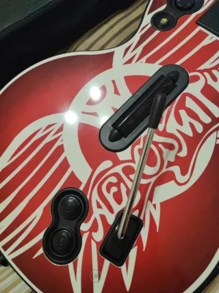 Guitar Hero Xbox 360 Chitarra + Gioco + Custodia