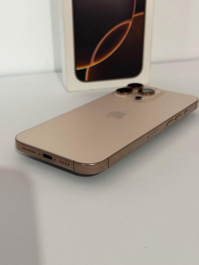 iPhone 16 Pro Max 512GB cómo nuevo