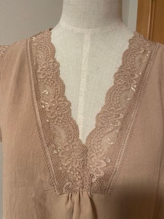 Conjunto de top y pantalón. Pantalón talla L.