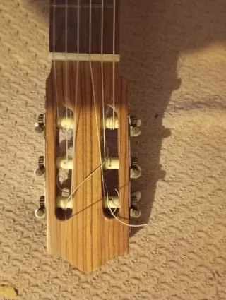 Guitarra antigua clásica